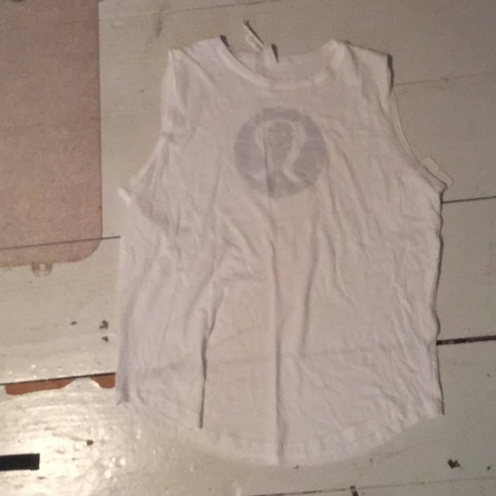 White Lululemon top NEW